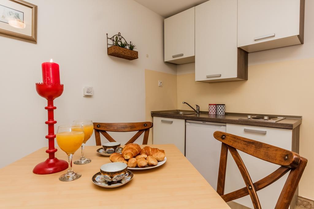 Apartment Dalmatian Cottage Сплит Екстериор снимка