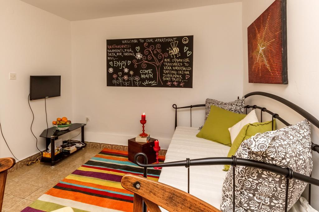 Apartment Dalmatian Cottage Сплит Екстериор снимка